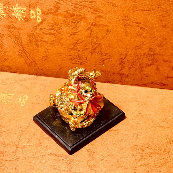 Feng Shui Golden Elephant For The Lunar New Year.  Luck, Protection, Wea… - Picture 9 of 16